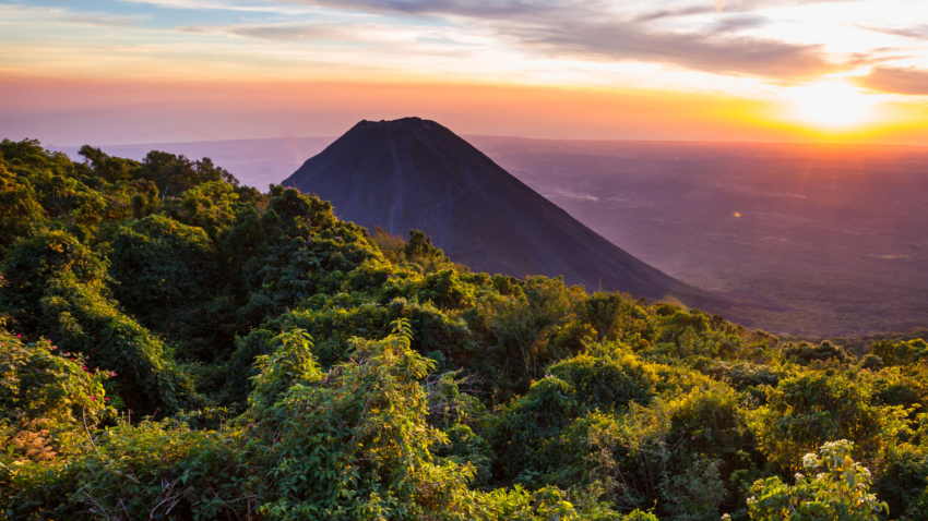 El Salvador Turizmi 2024: Bitcoin ile Küresel Bir Model